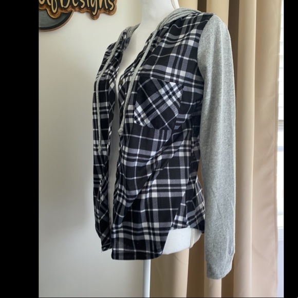 ⏰ Polly & Esther - Plaid Button Down Shirt - L - Picture 4 of 5